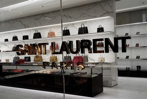 Saint Laurent – Lisbon Shopping.